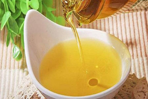 大豆油有白色沉淀物物能吃嗎 大豆油有沉淀物正常嗎 大豆油有白色沉淀物物能吃嗎 大豆油有沉淀物正常嗎