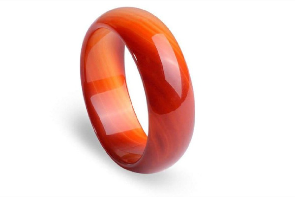 瑪瑙手鐲和翡翠手鐲哪個(gè)好 瑪瑙手鐲對(duì)身體好嗎 瑪瑙手鐲和翡翠手鐲哪個(gè)好 瑪瑙手鐲對(duì)身體好嗎