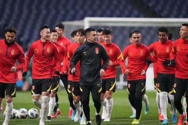 某足球隊隊員年收入上千萬沒見進(jìn)球 足球隊的組成和分工