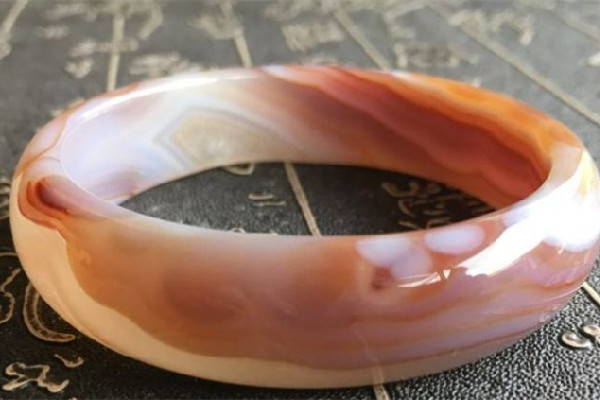 瑪瑙手鐲用刀刮能留下痕跡嗎 瑪瑙手鐲有裂痕還可以戴嗎 瑪瑙手鐲用刀刮能留下痕跡嗎 瑪瑙手鐲有裂痕還可以戴嗎