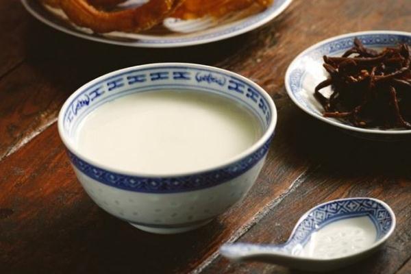 豆汁是涼性的還是熱性的 豆汁是哪里的小吃 豆汁是涼性的還是熱性的 豆汁是哪里的小吃