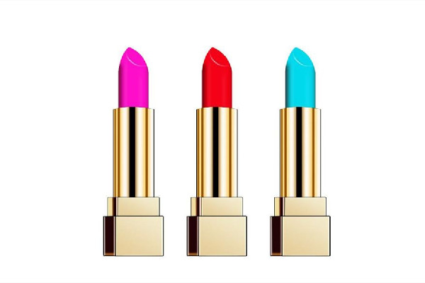 口紅可以涂在臉上嗎 口紅對(duì)嘴唇有什么危害 口紅可以涂在臉上嗎 口紅對(duì)嘴唇有什么危害