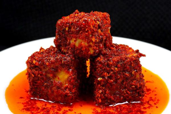 豆腐乳上面的白色顆粒是什么 豆腐乳上有白點點能吃嗎 豆腐乳上面的白色顆粒是什么 豆腐乳上有白點點能吃嗎