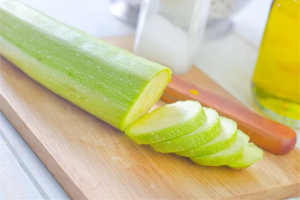 西葫蘆軟了是不是壞了 西葫蘆變質(zhì)了什么樣 西葫蘆軟了是不是壞了 西葫蘆變質(zhì)了什么樣