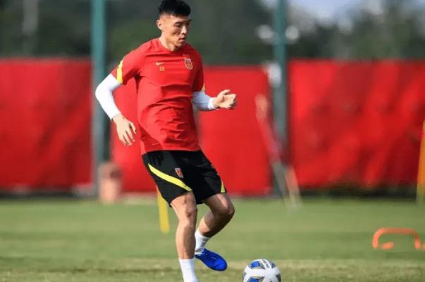 國足前隊(duì)長馮瀟霆深夜發(fā)長文 足球隊(duì)隊(duì)長的責(zé)任 國足前隊(duì)長馮瀟霆深夜發(fā)長文 足球隊(duì)隊(duì)長的責(zé)任