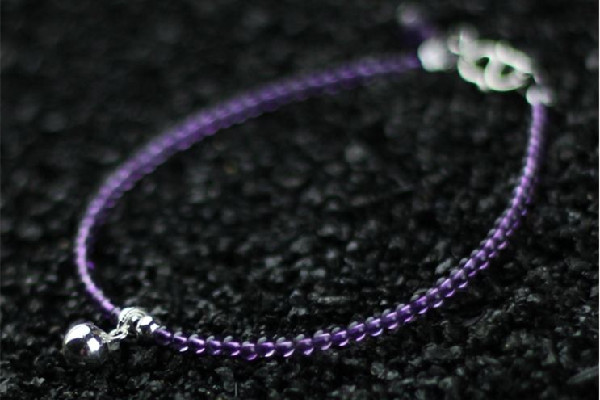 紫水晶怎么看真假辨別 紫水晶有紋裂正常嗎 紫水晶怎么看真假辨別 紫水晶有紋裂正常嗎