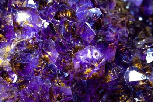 紫水晶要消磁嗎 紫水晶怎么消磁凈化最有效 紫水晶要消磁嗎 紫水晶怎么消磁凈化最有效