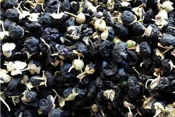 黑枸杞和紅枸杞哪個(gè)補(bǔ)腎壯陽效果好 黑枸杞和紅枸杞可以一起泡水喝嗎 黑枸杞和紅枸杞哪個(gè)補(bǔ)腎壯陽效果好 黑枸杞和紅枸杞可以一起泡水喝嗎