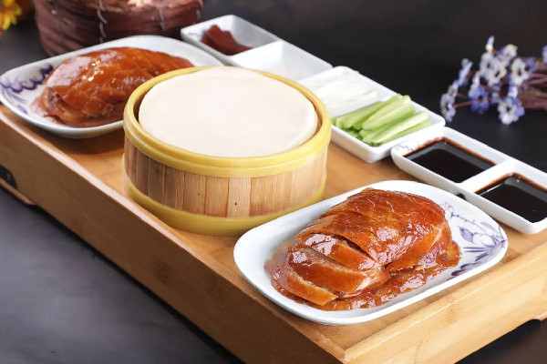 烤鴨是哪個(gè)地方的著名小吃 烤鴨是哪里的菜系 烤鴨是哪個(gè)地方的著名小吃 烤鴨是哪里的菜系