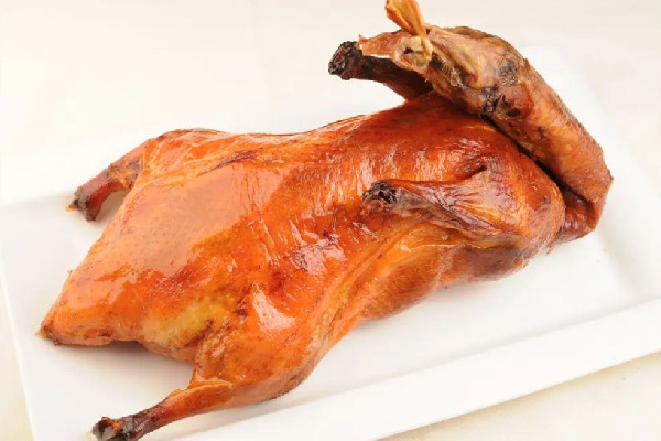 烤鴨怎么做才能脆皮 烤鴨會讓人發(fā)胖嗎 烤鴨怎么做才能脆皮 烤鴨會讓人發(fā)胖嗎