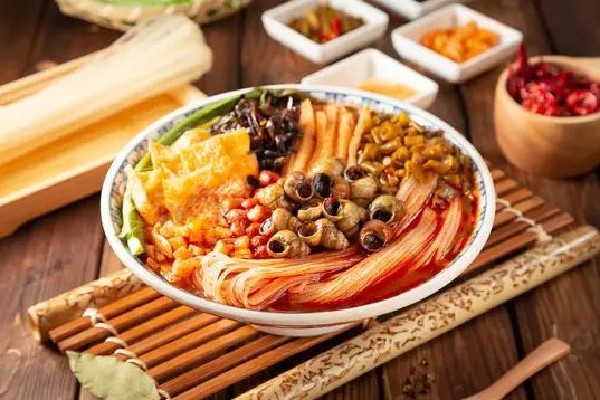 螺螄粉臭的原因是因?yàn)樗峁S嗎 螺螄粉的味道怎么形容 螺螄粉臭的原因是因?yàn)樗峁S嗎 螺螄粉的味道怎么形容