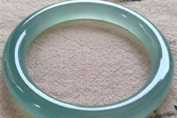 翡翠手鐲怎么選才是最好的 翡翠手鐲怎么看品質(zhì) 翡翠手鐲怎么選才是最好的 翡翠手鐲怎么看品質(zhì)