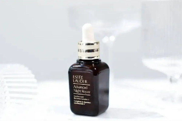 雅詩(shī)蘭黛小棕瓶好用嗎 雅詩(shī)蘭黛小棕瓶懷孕能用嗎