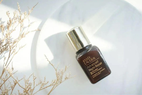 雅詩蘭黛小棕瓶好用嗎 雅詩蘭黛小棕瓶懷孕能用嗎 雅詩蘭黛小棕瓶好用嗎 雅詩蘭黛小棕瓶懷孕能用嗎