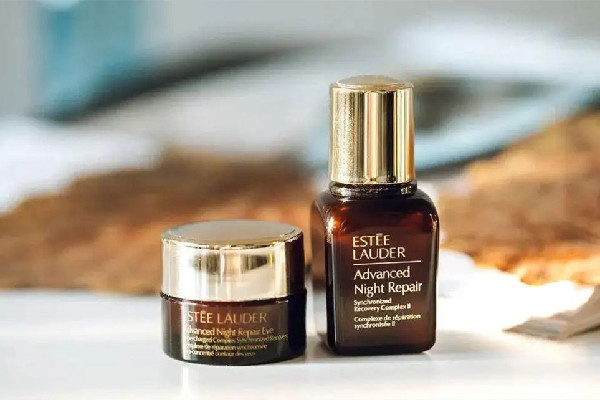 雅詩蘭黛小棕瓶精華液使用方法 雅詩蘭黛小棕瓶精華液怎么樣 雅詩蘭黛小棕瓶精華液使用方法 雅詩蘭黛小棕瓶精華液怎么樣