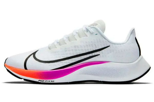 耐克飛馬系列哪個(gè)最好 耐克飛馬37和38區(qū)別 耐克飛馬系列哪個(gè)最好 耐克飛馬37和38區(qū)別