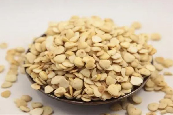 苦杏仁要去皮嗎 苦杏仁怎么處理才能吃 苦杏仁要去皮嗎 苦杏仁怎么處理才能吃