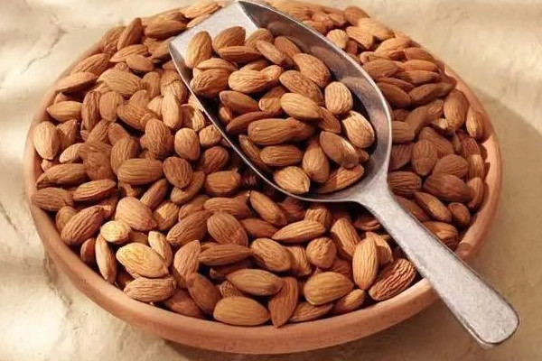 苦杏仁去皮和不去皮有區(qū)別嗎 苦杏仁去皮通常用什么法 苦杏仁去皮和不去皮有區(qū)別嗎 苦杏仁去皮通常用什么法