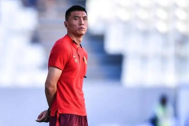 于大寶散步 足球世界杯獎(jiǎng)杯叫什么 于大寶散步 足球世界杯獎(jiǎng)杯叫什么