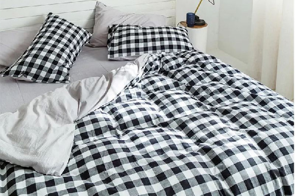 床單上黃漬怎么去掉 床單為什么會變黃 床單上黃漬怎么去掉 床單為什么會變黃