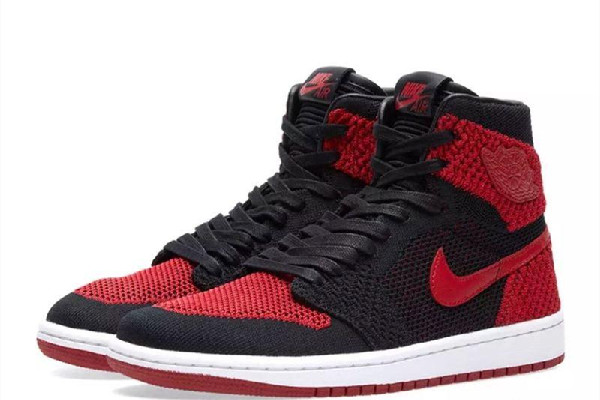 aj和dunk哪個(gè)腳感好 aj和dunk怎么區(qū)分 aj和dunk哪個(gè)腳感好 aj和dunk怎么區(qū)分