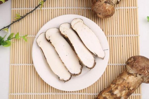 松茸是熱性還是涼性的 松茸要煮多久才能吃 松茸是熱性還是涼性的 松茸要煮多久才能吃