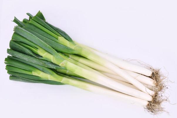 大蔥的葉子能吃嗎 大蔥是蔬菜嗎 大蔥的葉子能吃嗎 大蔥是蔬菜嗎