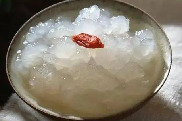 雪蛤為什么是白色的 雪蛤變質(zhì)是什么樣 雪蛤為什么是白色的 雪蛤變質(zhì)是什么樣