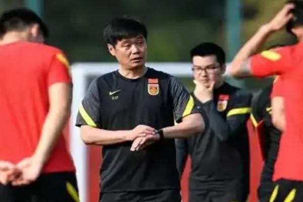 國足踢出最差表現(xiàn)?主帥提出表揚 國足是怎么選人的 國足踢出最差表現(xiàn)?主帥提出表揚 國足是怎么選人的