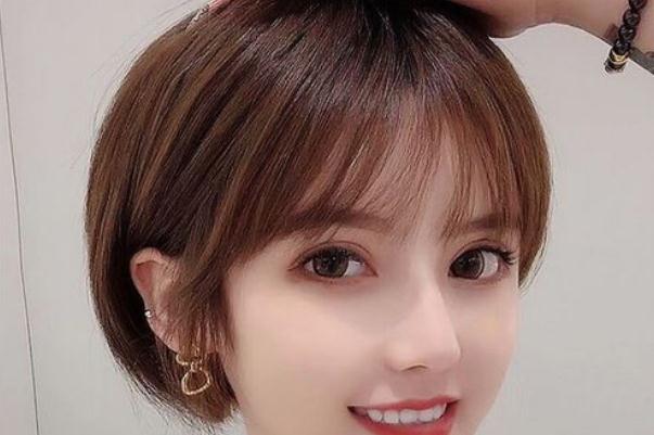 2022女生短發(fā)齊耳造型推薦 2022女生短發(fā)齊耳造型推薦