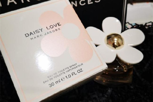 香水什么牌子的最好 香水買50ml還是100ml的 香水什么牌子的最好 香水買50ml還是100ml的