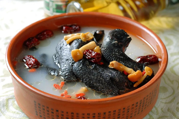 烏雞湯吃肉還是喝湯 烏雞湯可以隔夜喝嗎 烏雞湯吃肉還是喝湯 烏雞湯可以隔夜喝嗎