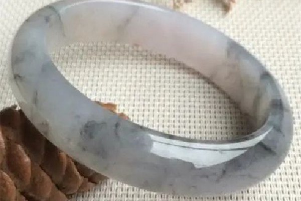 烏雞手鐲什么價(jià)位 烏雞手鐲是什么 烏雞手鐲什么價(jià)位 烏雞手鐲是什么