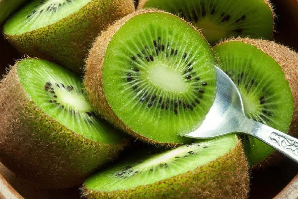 獼猴桃要變軟了才能吃嗎 獼猴桃怎么催熟 獼猴桃要變軟了才能吃嗎 獼猴桃怎么催熟