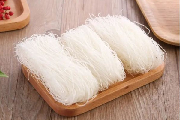 粉絲用開水泡還是冷水泡 粉絲泡多久可以泡軟 粉絲用開水泡還是冷水泡 粉絲泡多久可以泡軟