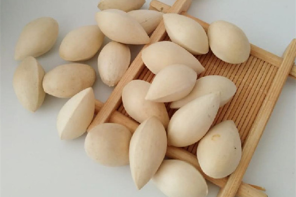 白果煮多長(zhǎng)時(shí)間能熟 白果煮熟了吃有沒(méi)有毒 白果煮多長(zhǎng)時(shí)間能熟 白果煮熟了吃有沒(méi)有毒