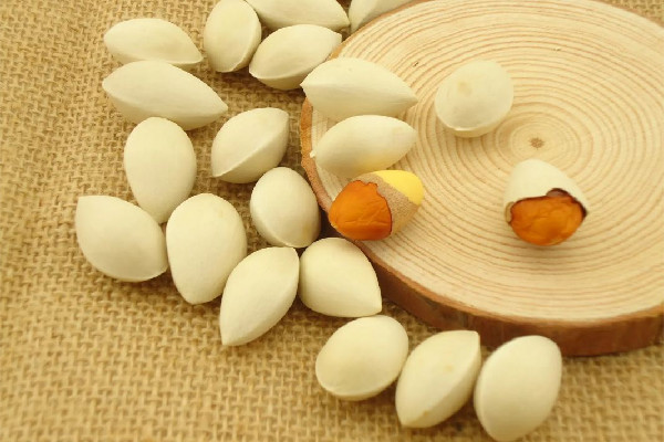 白果可以燉雞湯嗎 白果煲湯一次放多少 白果可以燉雞湯嗎 白果煲湯一次放多少