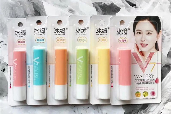 唇膏用到最后擰不出來(lái)怎么辦 唇膏可以用多久 唇膏用到最后擰不出來(lái)怎么辦 唇膏可以用多久