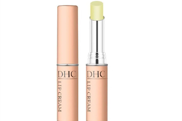 唇膏會(huì)有依賴性嗎 唇膏每天都要用嗎 唇膏會(huì)有依賴性嗎 唇膏每天都要用嗎