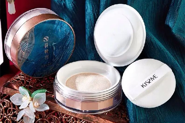 花西子蜜粉和散粉哪個(gè)好用 花西子蜜粉定妝怎么樣 花西子蜜粉和散粉哪個(gè)好用 花西子蜜粉定妝怎么樣