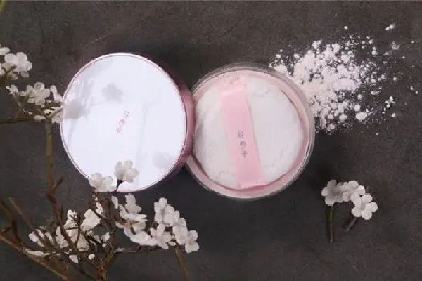 花西子蜜粉和散粉哪個(gè)好用 花西子蜜粉定妝怎么樣 花西子蜜粉和散粉哪個(gè)好用 花西子蜜粉定妝怎么樣