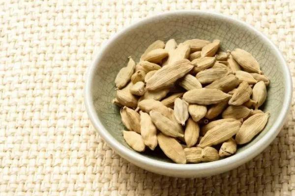 白蔻會升高血壓嗎 白蔻對身體有什么好處 白蔻會升高血壓嗎 白蔻對身體有什么好處