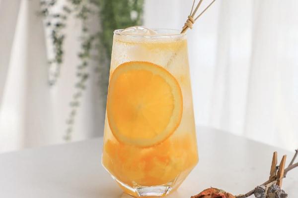 氣泡水算不算碳酸飲料 氣泡水喝多了對身體有什么影響 氣泡水算不算碳酸飲料 氣泡水喝多了對身體有什么影響