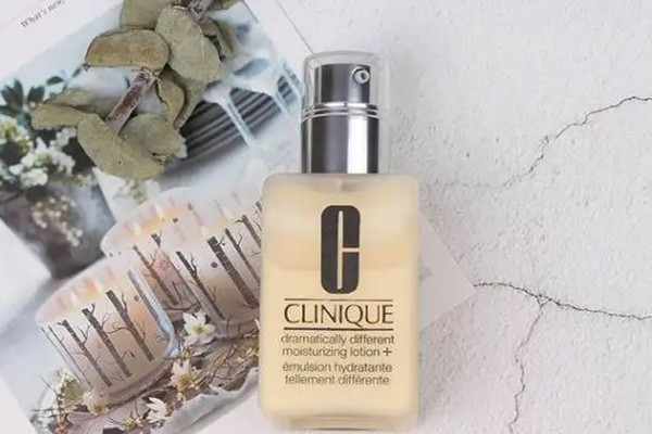 倩碧黃油有酒精嗎 倩碧黃油對(duì)皮膚有刺激嗎 倩碧黃油有酒精嗎 倩碧黃油對(duì)皮膚有刺激嗎