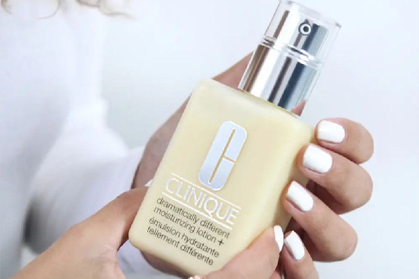 倩碧黃油適合多大年齡人使用 倩碧黃油用了皮膚會變黃嗎 倩碧黃油適合多大年齡人使用 倩碧黃油用了皮膚會變黃嗎