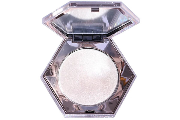 高光粉餅是干嘛用的 高光粉餅可以全臉用嗎 高光粉餅是干嘛用的 高光粉餅可以全臉用嗎