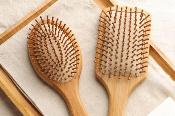 氣墊梳上的小毛絮怎么清理 氣墊梳可以水洗嗎 氣墊梳上的小毛絮怎么清理 氣墊梳可以水洗嗎