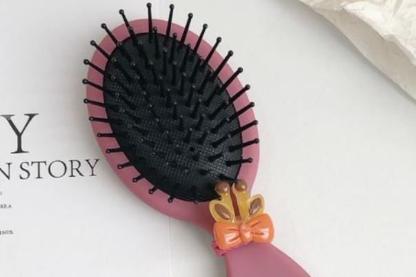 氣墊梳會(huì)把卷發(fā)梳直嗎 氣墊梳的優(yōu)勢(shì) 氣墊梳會(huì)把卷發(fā)梳直嗎 氣墊梳的優(yōu)勢(shì)