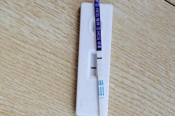 驗(yàn)孕棒可以測(cè)出宮內(nèi)和宮外懷孕嗎 驗(yàn)孕棒可以多次使用嗎 驗(yàn)孕棒可以測(cè)出宮內(nèi)和宮外懷孕嗎 驗(yàn)孕棒可以多次使用嗎