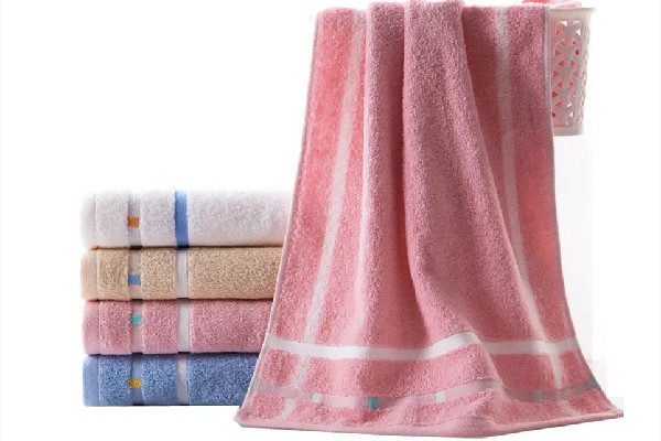 毛巾為什么會(huì)發(fā)黃 毛巾發(fā)黃是水質(zhì)原因嗎 毛巾為什么會(huì)發(fā)黃 毛巾發(fā)黃是水質(zhì)原因嗎